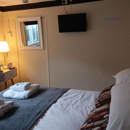 贝克斯利 The Kings Head酒店 外观 照片